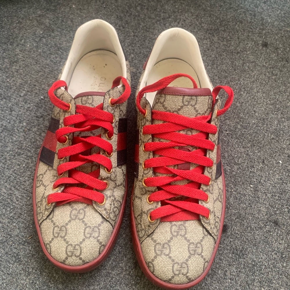 Gucci Beige and Red Lace Sneakers